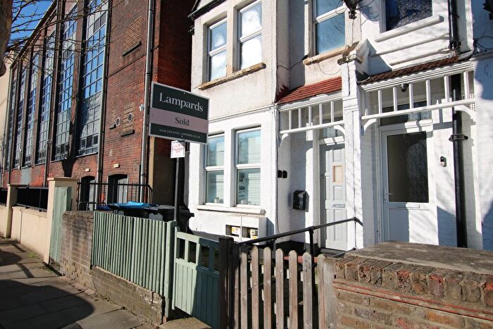 1 Bedroom Maisonette For Sale In Ilex Road, Willesden, NW10