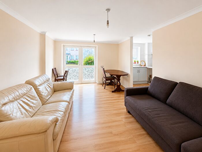 2 Bedroom Maisonette To Rent In Highmead Crescent, Wembley, HA0