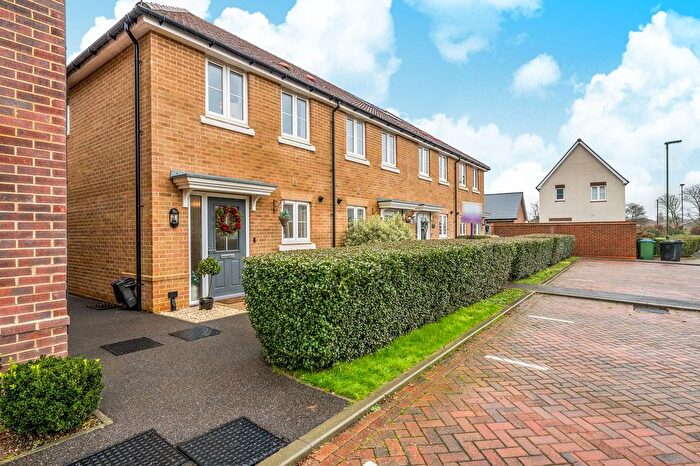 2 Bedroom End Of Terrace House For Sale In Bowles Close, North Bersted, Bognor Regis, PO21