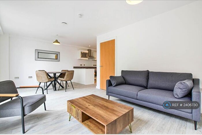 2 Bedroom Flat To Rent In Craven Street, Salford, M5