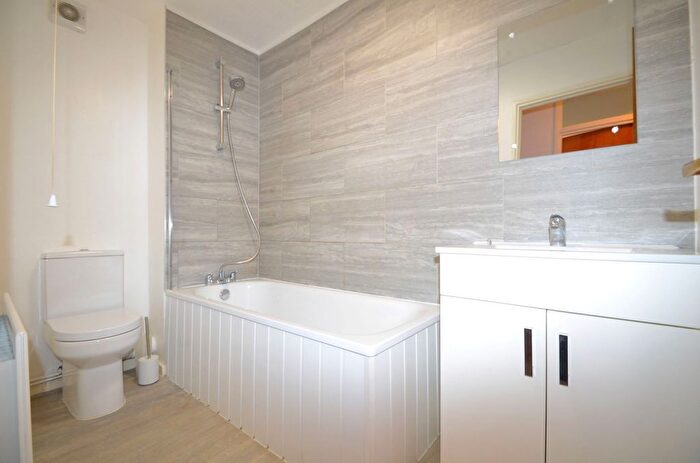 1 Bedroom Flat For Sale In Crystal Palace Parade, Crystal Palace, SE19