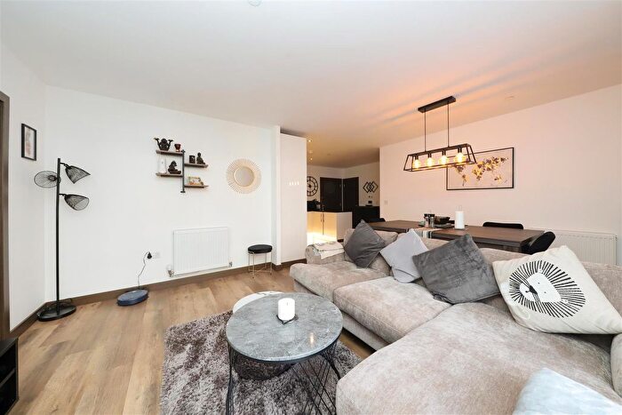 2 Bedroom Flat For Sale In The Venue, Powerhouse Lane, Hayes, UB3