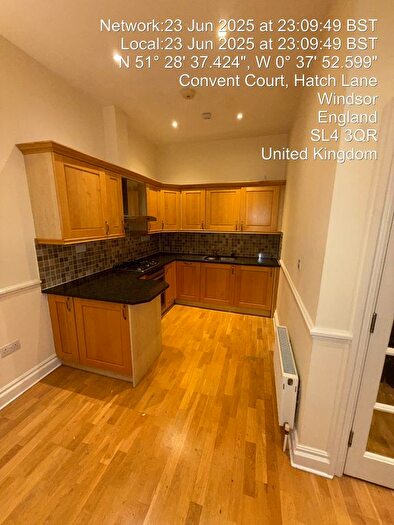 2 Bedroom Flat To Rent In Hatch Lane, Windsor, SL4