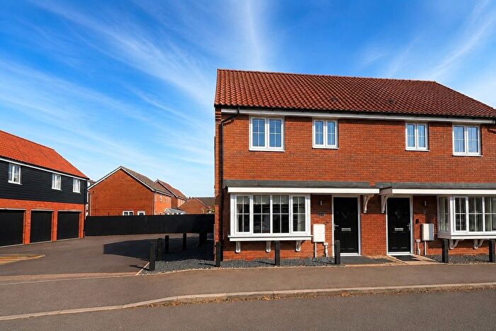 3 Bedroom Semi-Detached House For Sale In Willow Court, Cowbit, Spalding, PE12
