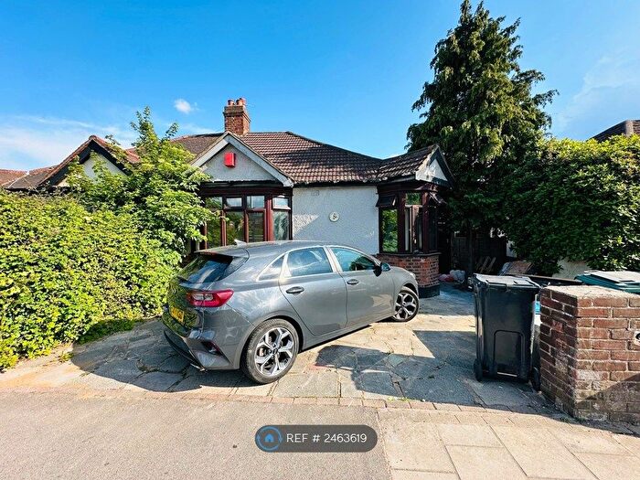2 Bedroom Bungalow To Rent In New North Road, Hainault, IG6