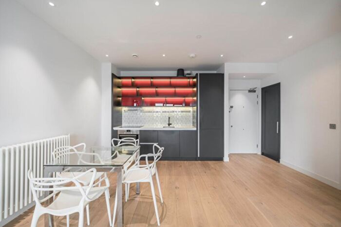 1 Bedroom Flat For Sale In Botanic Square London, E14