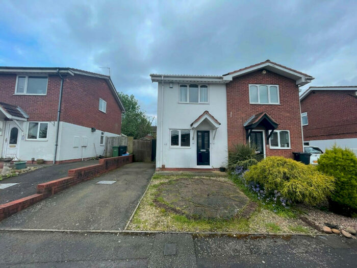 2 Bedroom Semi-Detached House To Rent In Clifton Road, Halesowen, West Midlands, B62