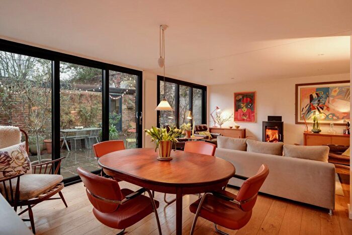 3 Bedroom Link Detached House For Sale In High Kingsdown | Kingsdown, BS2