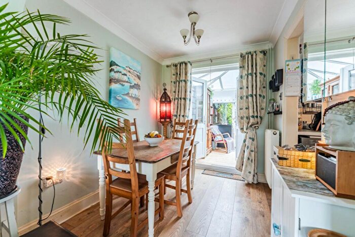 2 Bedroom End Of Terrace House For Sale In Lowlands Close, Kessingland, NR33