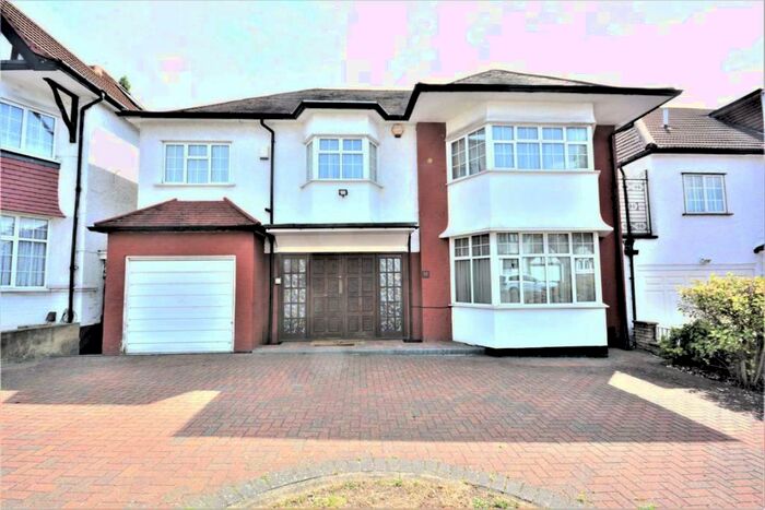 5 Bedroom Detached House To Rent In Allington Road, Hendon, NW4