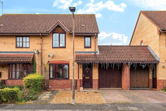 3 Bedroom Semi Detached House For Sale In Malcote Close, Biddenham, MK40