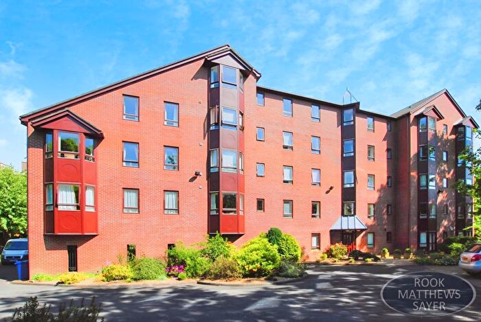 2 Bedroom Flat For Sale In The Grove, Newcastle Upon Tyne, NE3