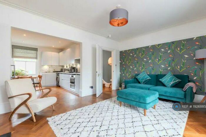 2 Bedroom Maisonette To Rent In Farm Road, Hove, BN3