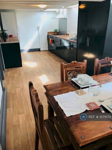 4 Bedroom Terraced House To Rent In The Crescent, Bangor, LL57