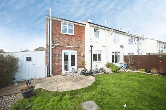 3 Bedroom Semi-Detached House For Sale In Buckland Road, Taunton, TA2