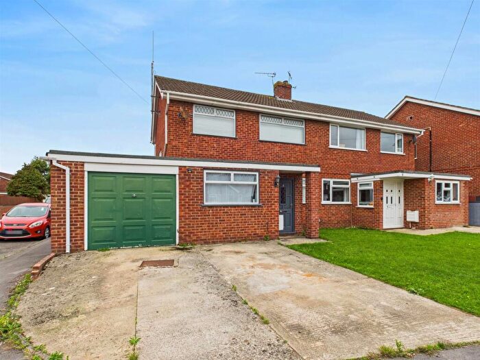 3 Bedroom Semi-Detached House For Sale In Beaumont Road, Longlevens, GL2