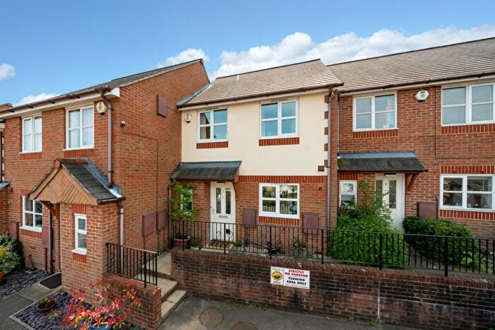 3 Bedroom Terraced House For Sale In Egglesfield Close, Northchurch, Berkhamsted, HP4