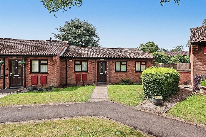 2 Bedroom Terraced Bungalow For Sale In Honeysuckle Close, Nottingham, NG8