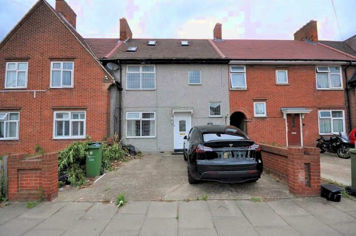 4 Bedroom Terraced House To Rent In Longbridge Road, Dagenham., RM8