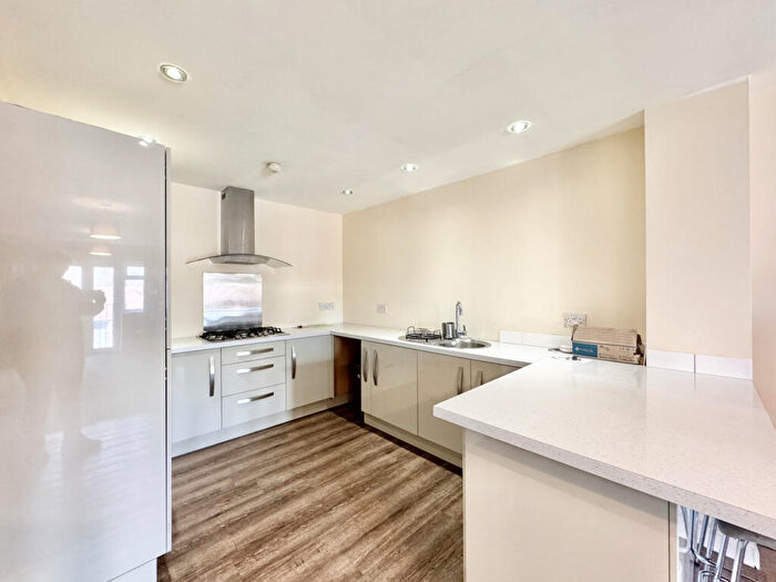 2 Bedroom Maisonette To Rent In Hunters Way, Halton, LS15