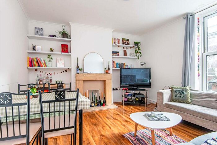 4 Bedroom Flat To Rent In Pembury Road, Hackney Central, E5