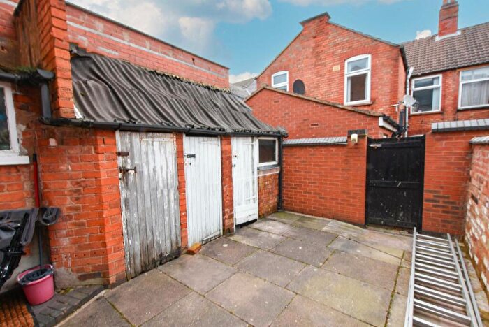 3 Bedroom Terraced House For Sale In Kimberley Road, Leicester, LE2