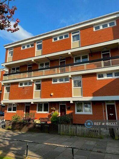 3 Bedroom Maisonette To Rent In Calgary Court, London, SE16