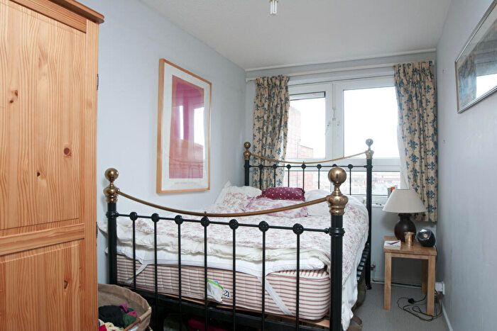 2 Bedroom Apartment To Rent In Goulden House, Bullen Street, SW11