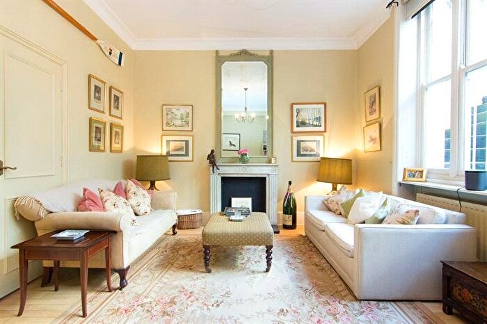 2 Bedroom Flat To Rent In Lexham Gardens, Earls Court, London, W8