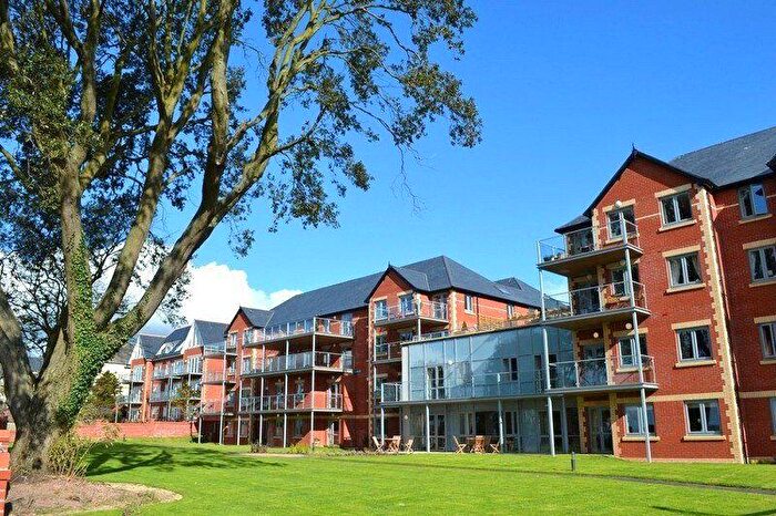 1 Bedroom Flat For Sale In Douglas Avenue, Exmouth, EX8