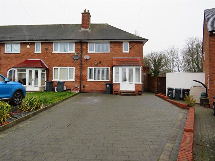 2 Bedroom End Of Terrace House For Sale In Thistledown Road, Shard End, Birmingham, B34