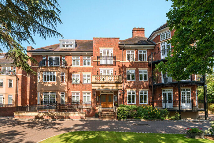 2 Bedroom Flat For Sale In Kemnal Road, Chislehurst, Kent, BR7