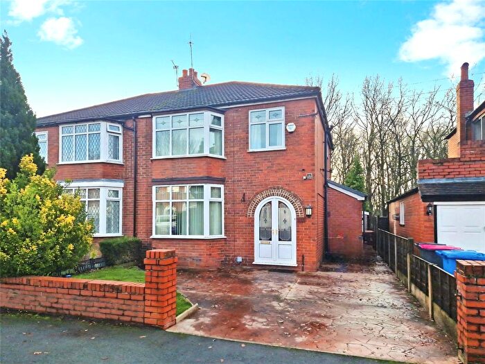 3 Bedroom Semi Detached House For Sale In Kingsway, Worsley, Manchester, Greater Manchester, M28