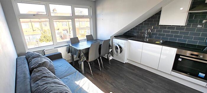 1 Bedroom Flat To Rent In Billet Road, Walthamstow, E17