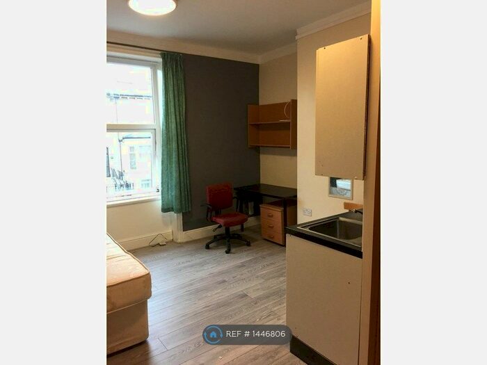 1 Bedroom Flat To Rent In Claremont, Bradford, BD7
