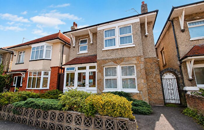 5 Bedroom Property For Sale In Heathwood Road, Bournemouth, BH9