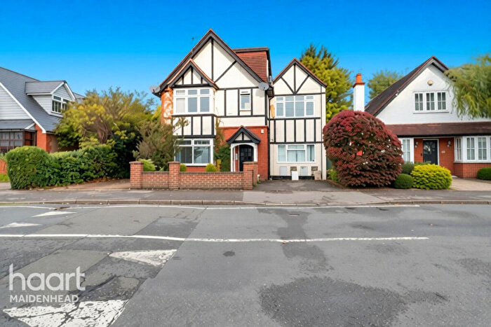 2 Bedroom Flat For Sale In Alwyn Road, Maidenhead, SL6