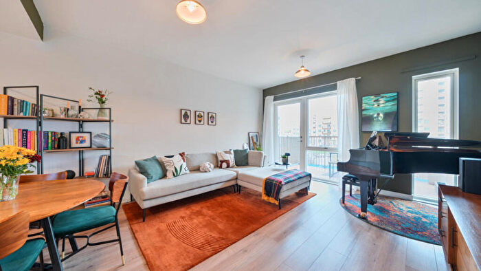 2 Bedroom Flat For Sale In Beckett Court, Mast Street, Barking, IG11