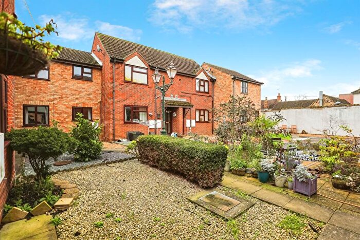 1 Bedroom Flat For Sale In Mortimer Row, Somersham, Huntingdon, PE28