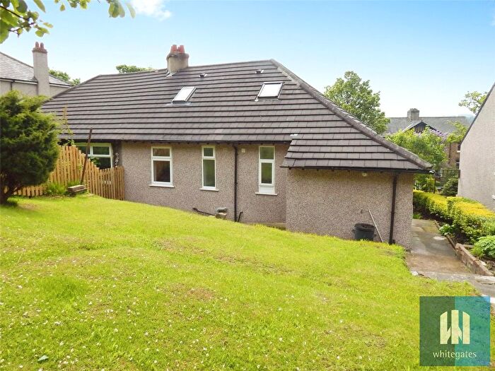 4 Bedroom Bungalow To Rent In Heaton Road, Gledholt, Huddersfield, HD1