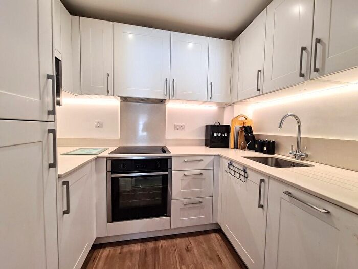 1 Bedroom Retirement Property For Sale In Pound Lane, Wareham, Dorset, BH20 - Photo 3