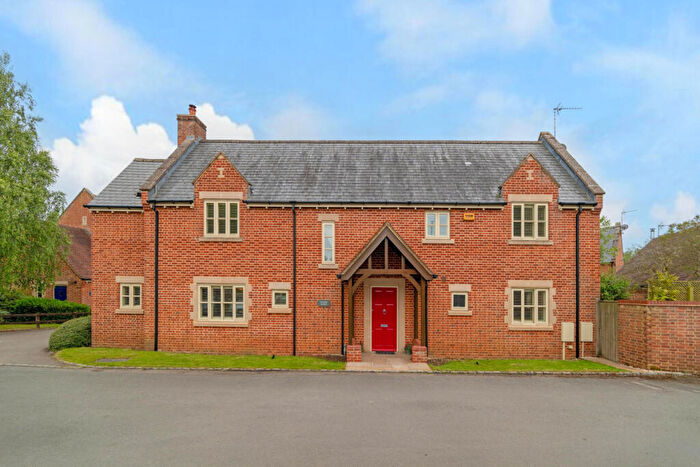 4 Bedroom Country House For Sale In Padbury Buckingham, Buckinghamshire, MK18