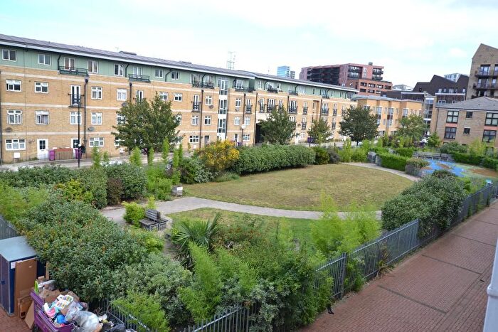 4 Bedroom Maisonette To Rent In Broomfield Street, London, E14