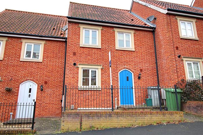3 Bedroom Town House To Rent In Bishops Close, Norwich, NR7