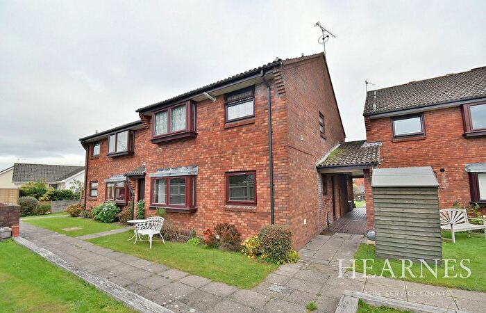 2 Bedroom Flat For Sale In Prunus Close, Ferndown, BH22