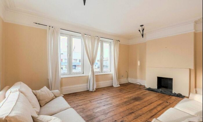1 Bedroom Flat To Rent In Balham High Road, Balham, London, SW17