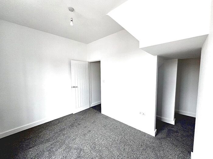 3 Bedroom Terraced House To Rent In Henton Road, Leicester, LE3