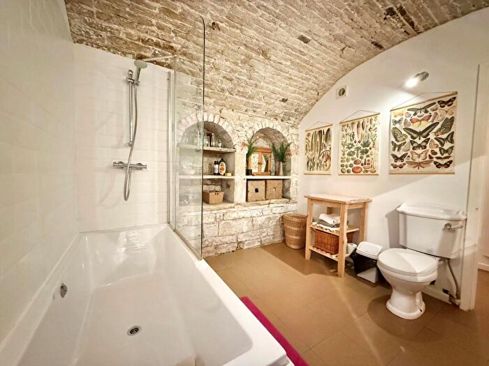 1 Bedroom Maisonette To Rent In Woodhead Road, Holmfirth, West Yorkshire, HD9