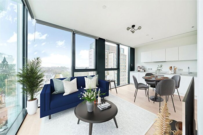 1 Bedroom Flat For Sale In Hill House, Highgate Hill, London, N19