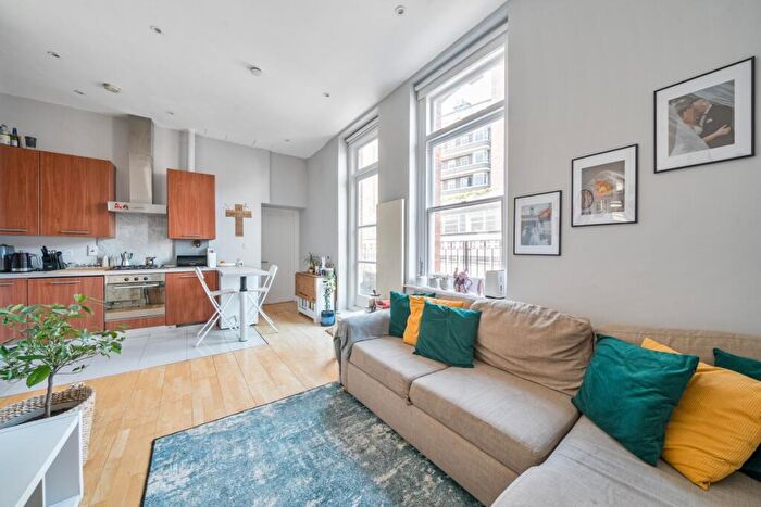 2 Bedroom Flat To Rent In Canfield Gardens London, NW6